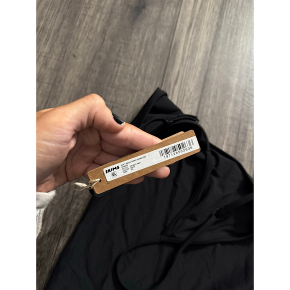 Skims BNWT XS Onyx Soft Smoothing Seamless Onesie, Style: OS-MDT-4981 - Picture 6 of 7